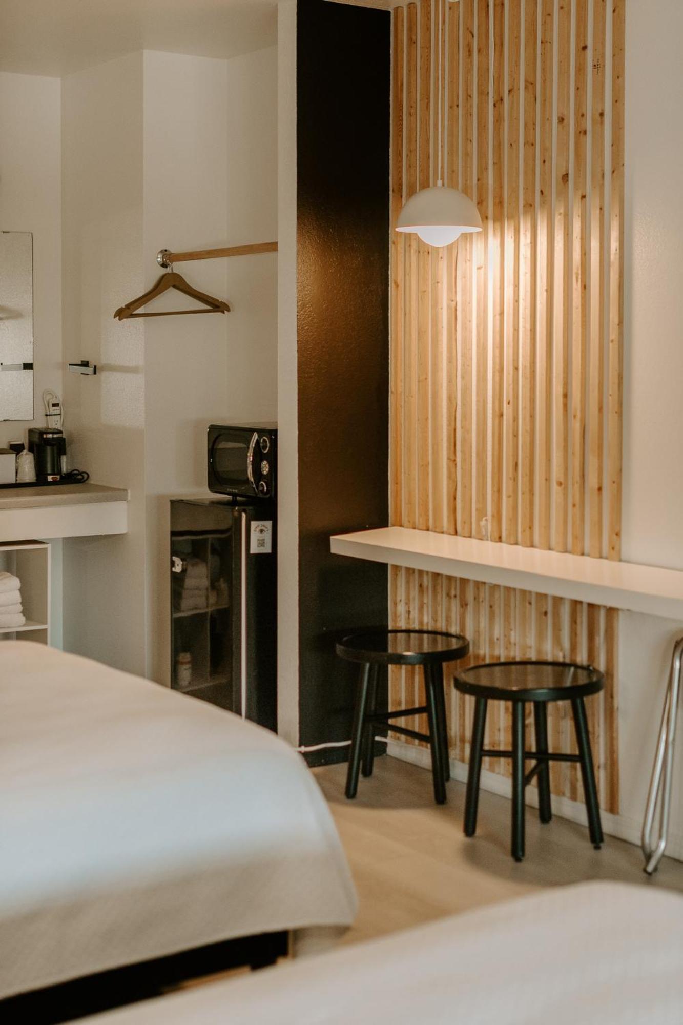 The Cowboy Motel Camp Wood المظهر الخارجي الصورة
